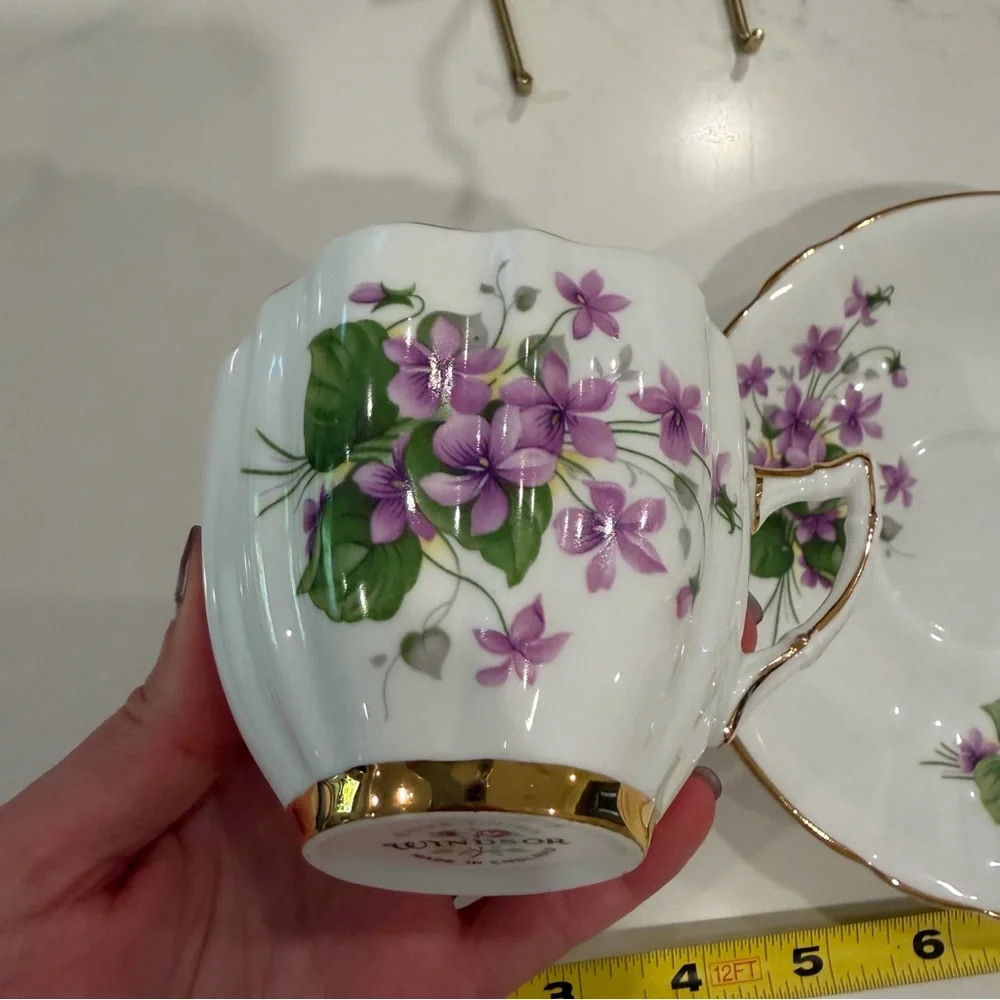 Windsor/Tuscon China violet Floral Tea Set with Gold Trim England